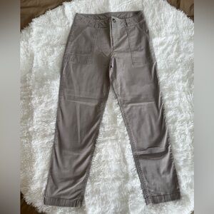 Eddie Bauer Women’s Cargo Utility Pants in Taupe Gray Size 6